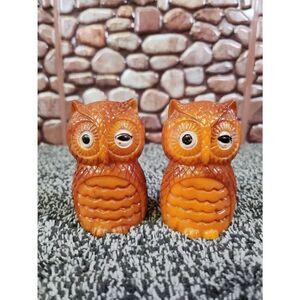 Vintage Retro Plastic WINKING OWLS Salt And Pepper Shaker